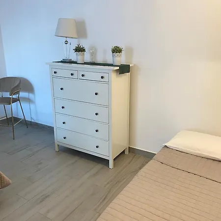 Гостьовий будинок Deluxe Moderna